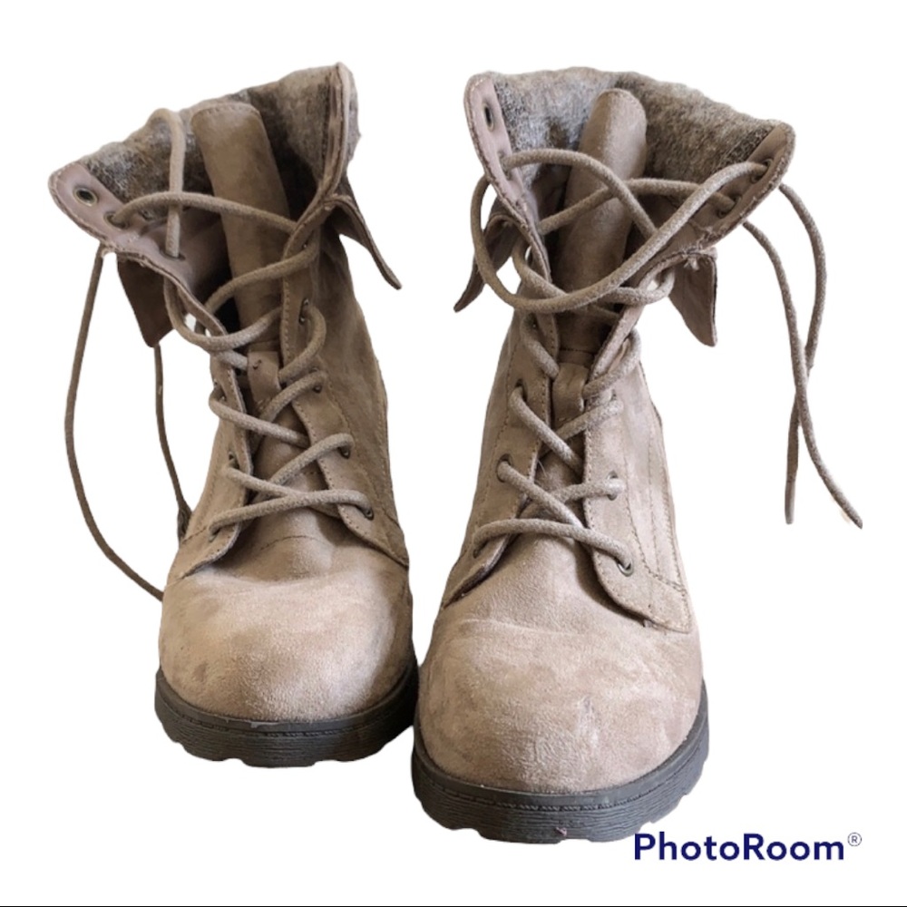 4/25💜 Dark Brown/Beige Plaid Lace up Boots